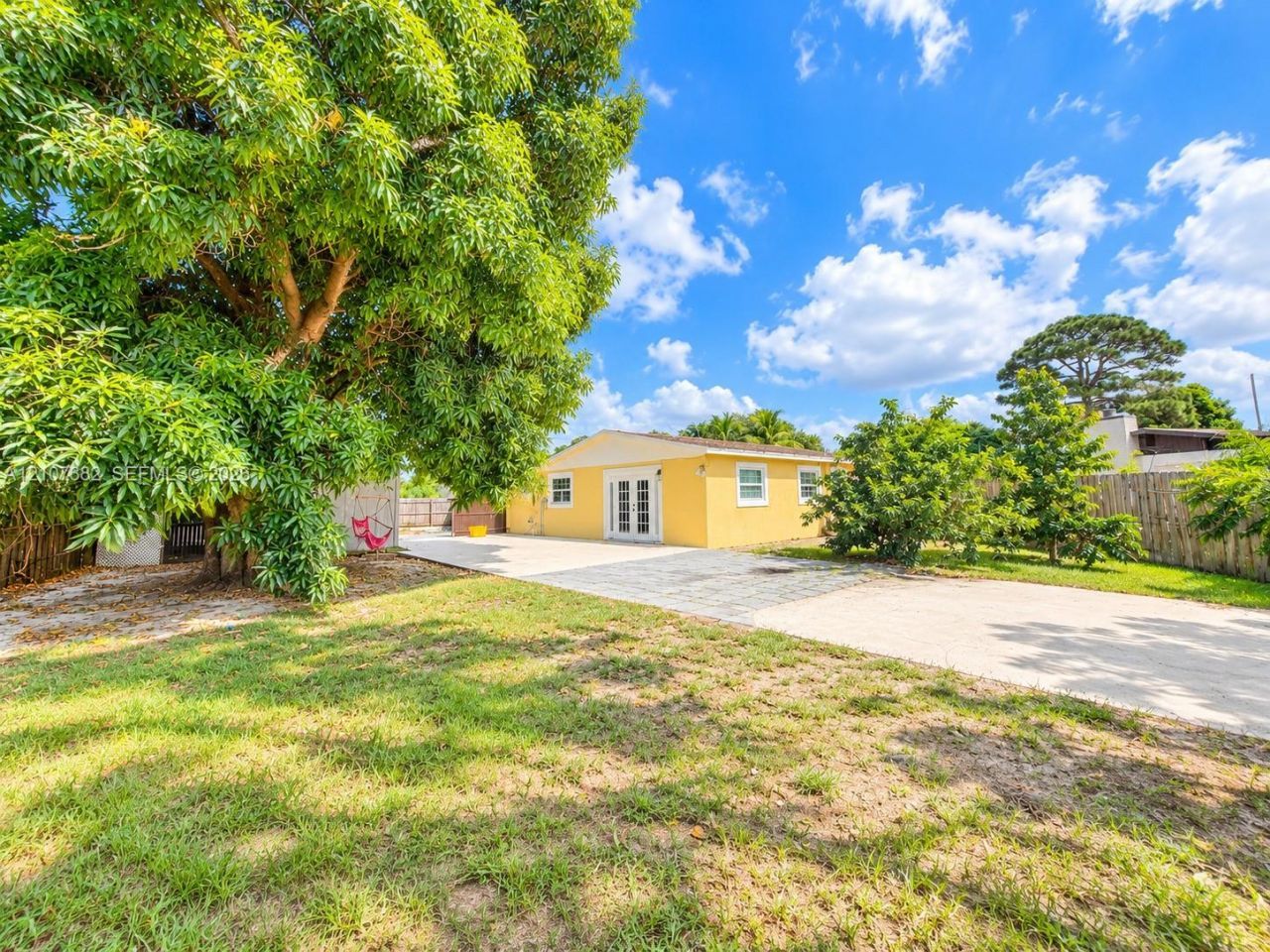 859 Caroline Cir , Palm Beach, FL 33413 Photo