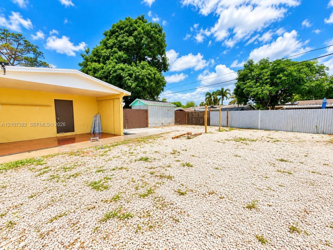 859 Caroline Cir , Palm Beach, FL 33413 Photo