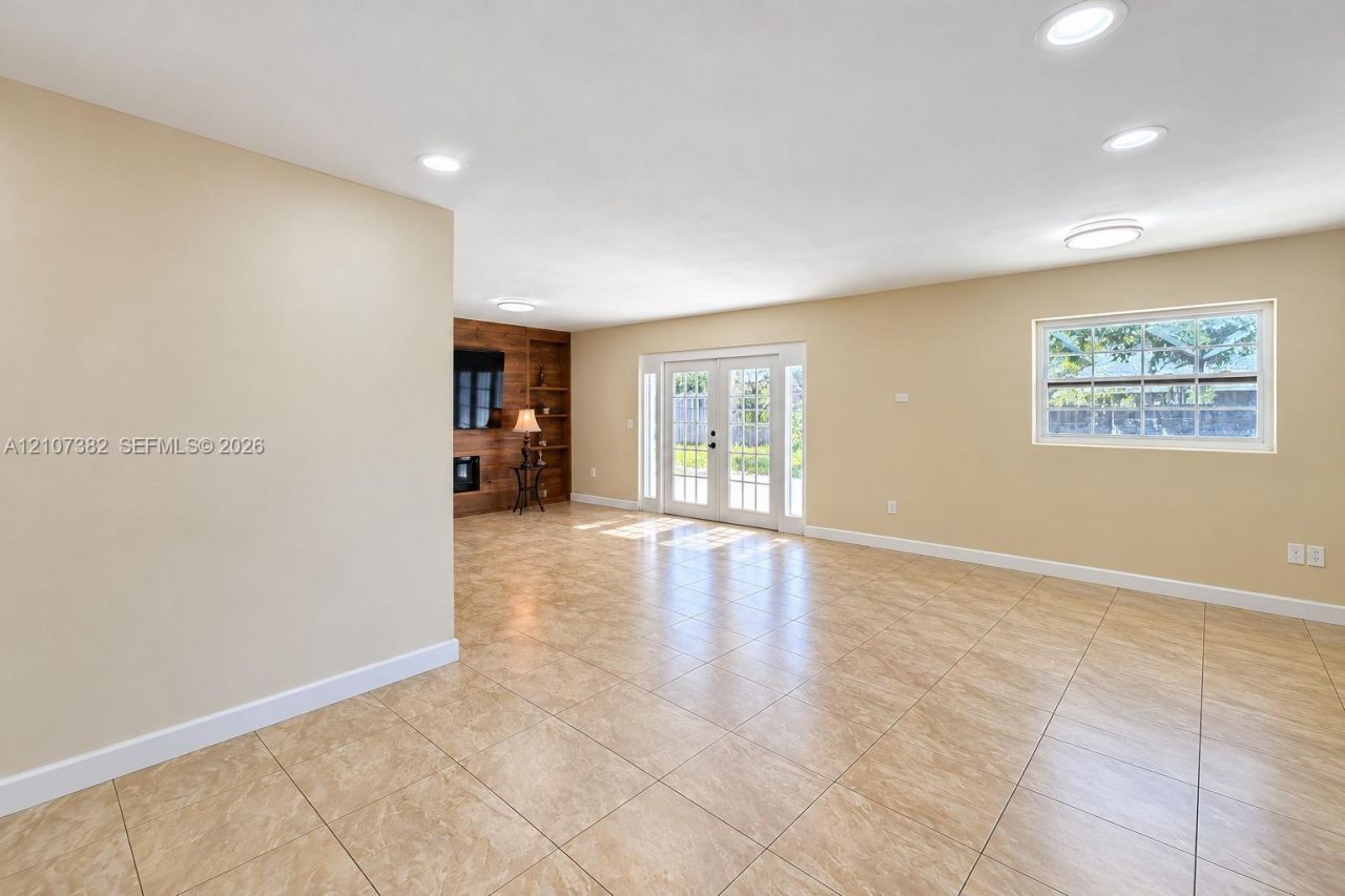 859 Caroline Cir , Palm Beach, FL 33413 Photo