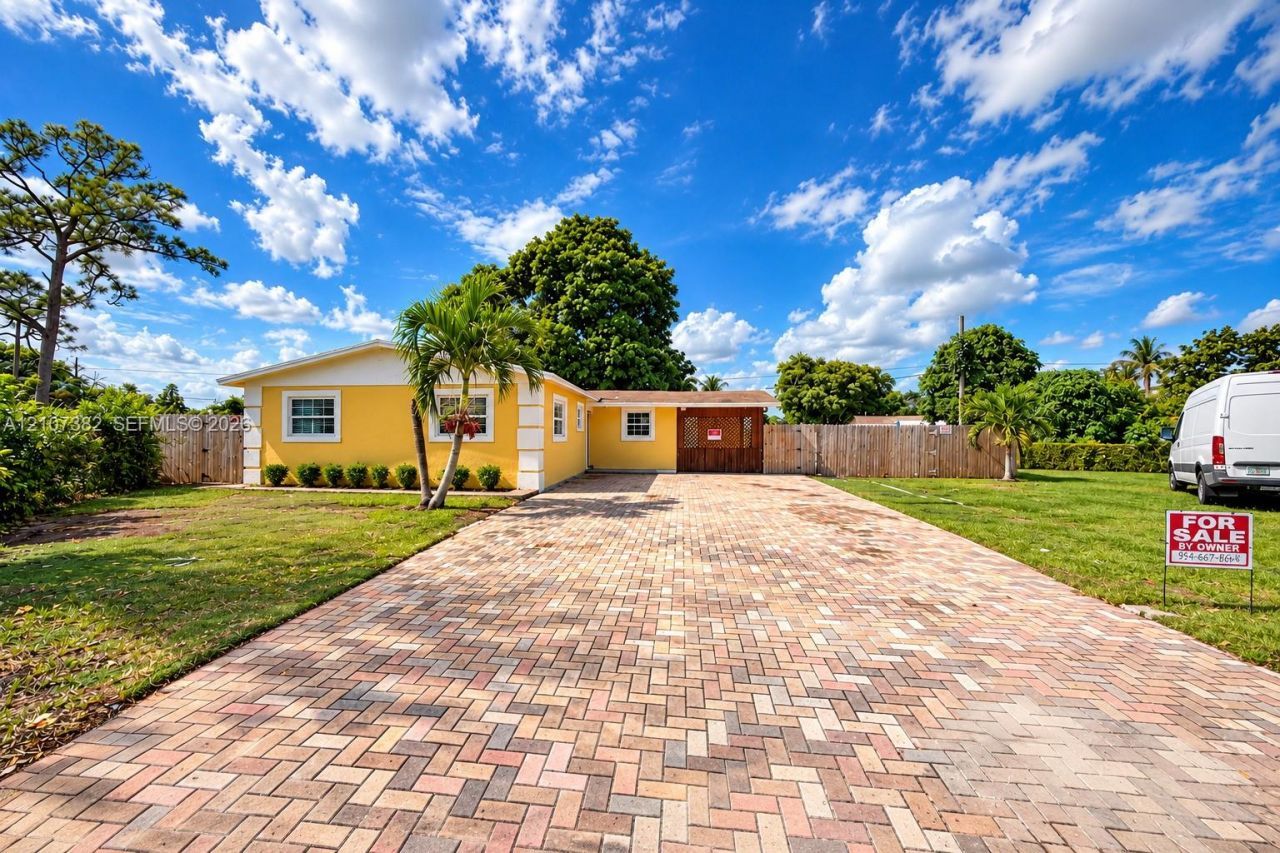 859 Caroline Cir , Palm Beach, FL 33413 Photo
