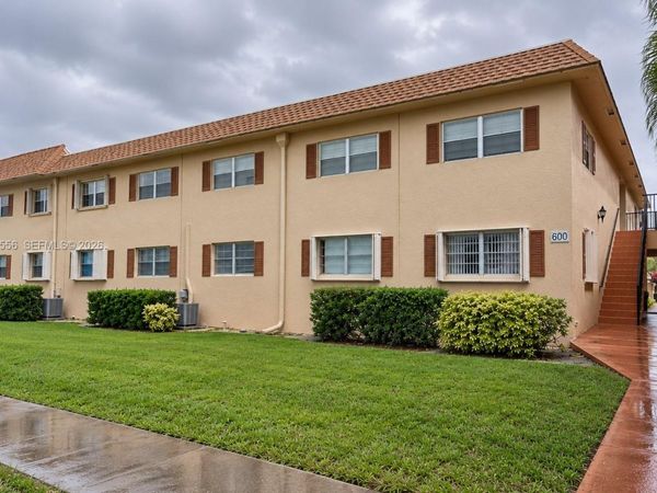 600 SW 2nd Ave, Unit 137, Boca Raton, FL 33432