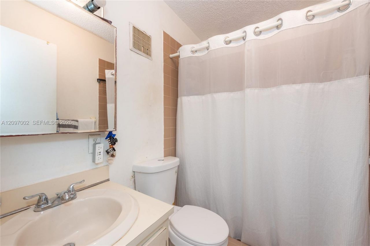 2920 SW 1st Ave , Miami, FL 33129 Photo