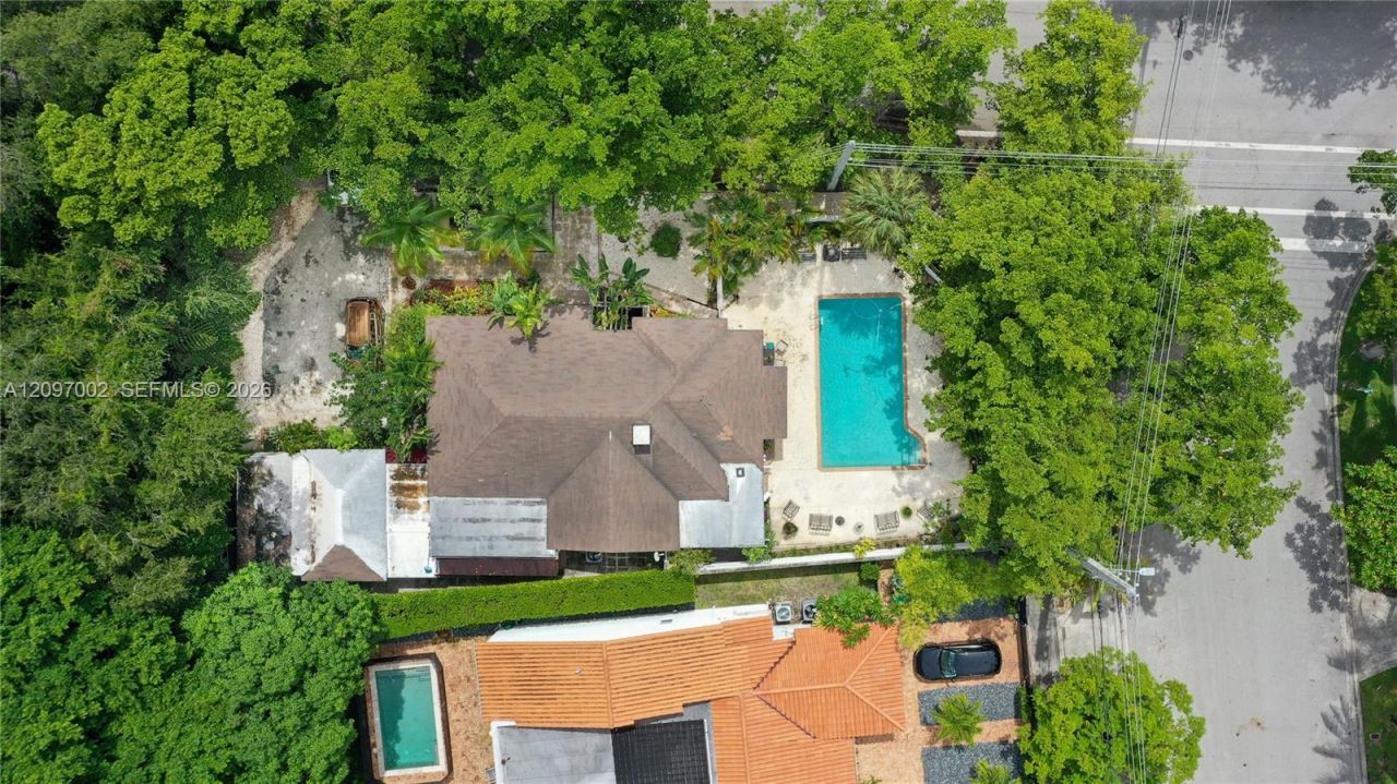2920 SW 1st Ave , Miami, FL 33129 Photo