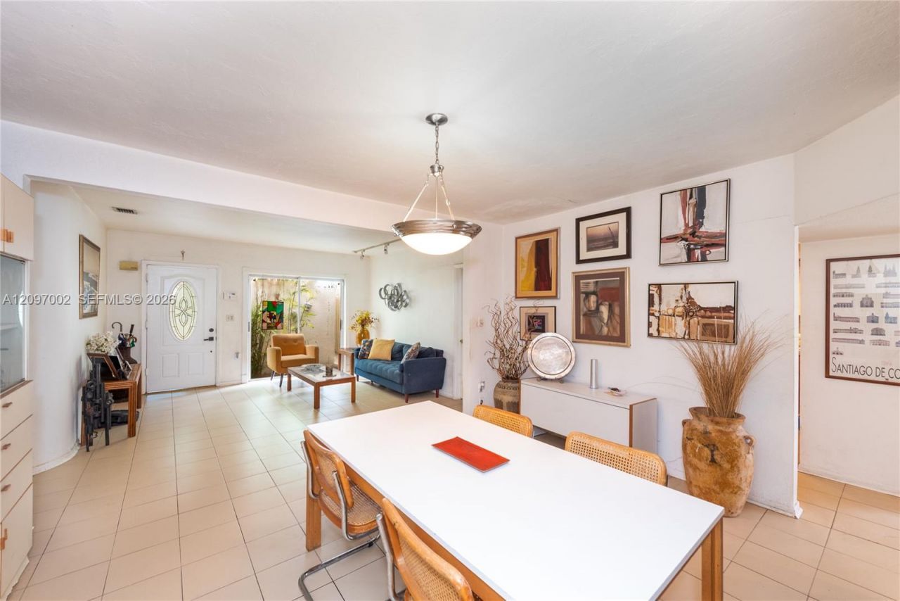 2920 SW 1st Ave , Miami, FL 33129 Photo