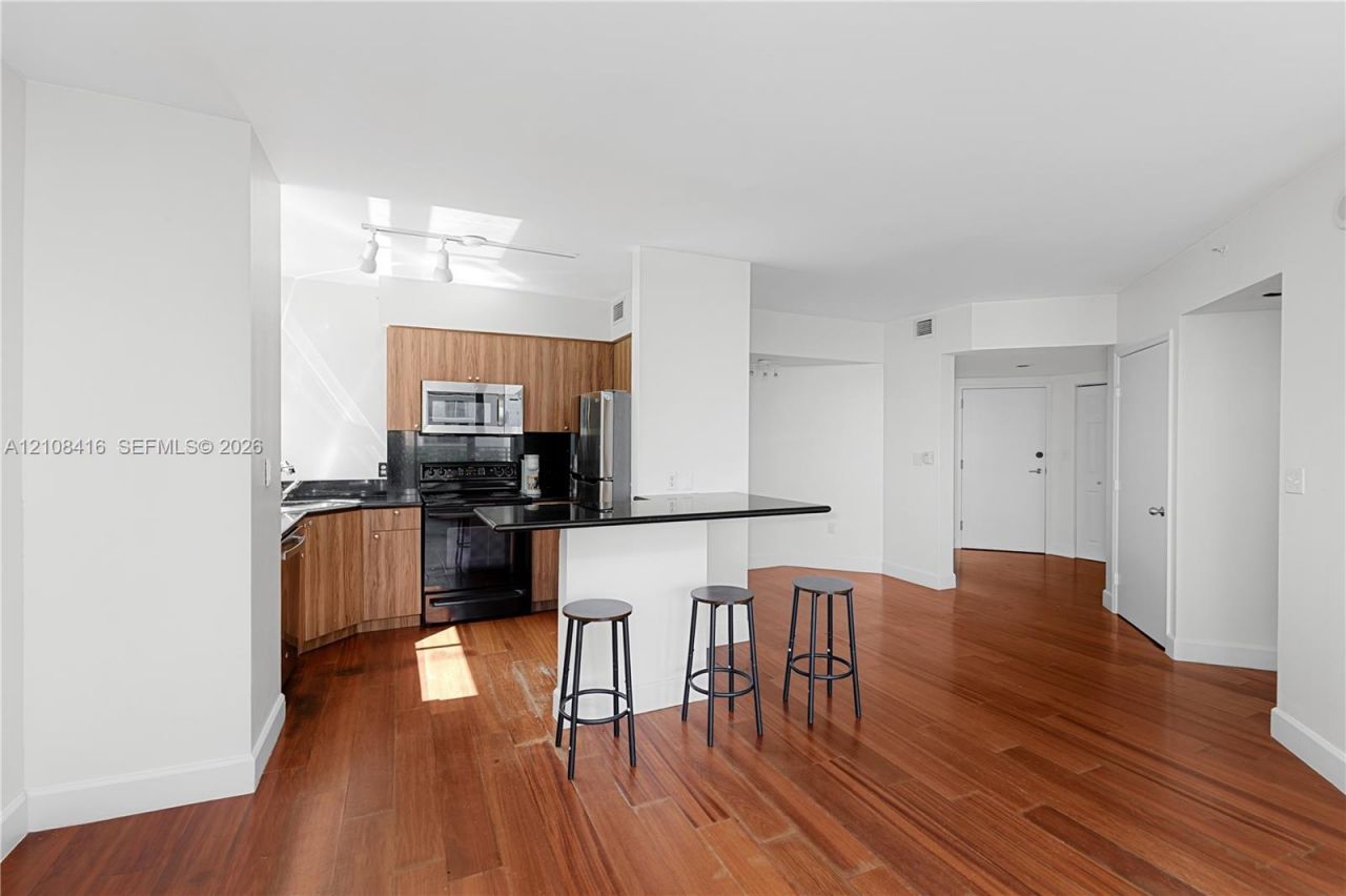 1330 West Ave , Unit 614, Miami Beach, FL 33139 Photo