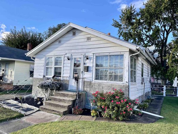 1122 W 8Th Street, Mishawaka, IN 46544