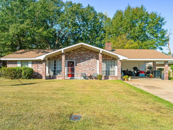 209 W Lakewood Dr., Hattiesburg, MS 39402