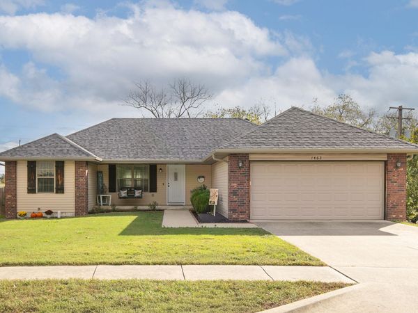 1462 S Tomahawk Avenue , Republic, MO 65738
