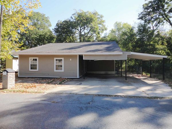 1007 S Holly Street , Pine Bluff, AR 71603