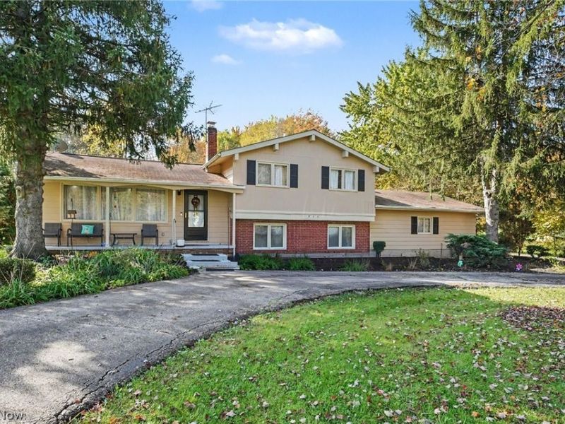 566 Crackel Road, Aurora, OH 44202 Photo 2