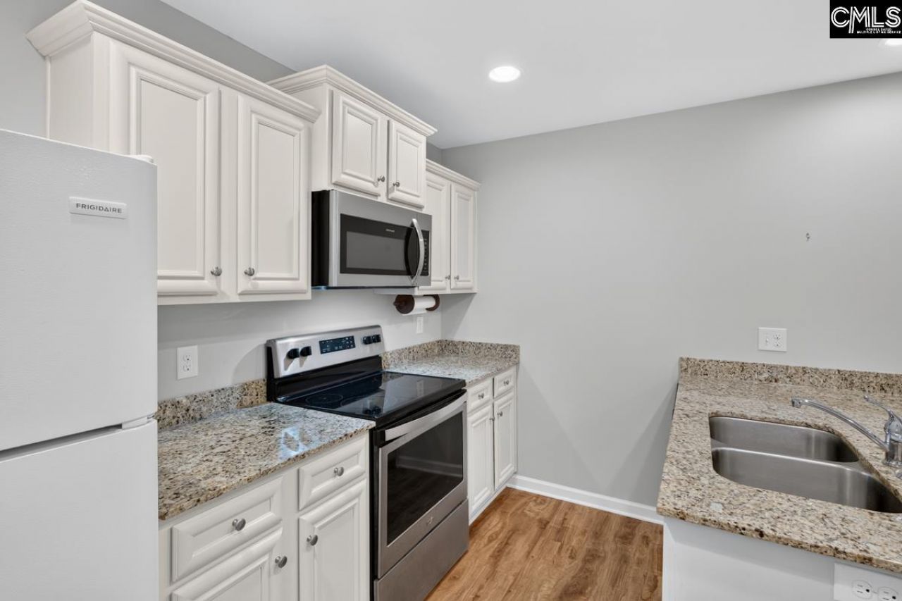 110 Sabal Drive Photo 9