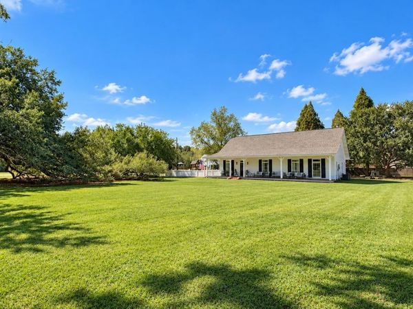 13081 Bluff Rd, Geismar, LA 70734