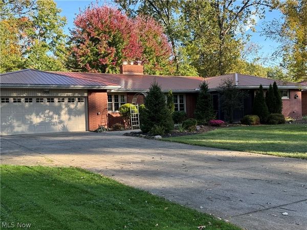 1998 Roberts Lane NE, Warren, OH 44483