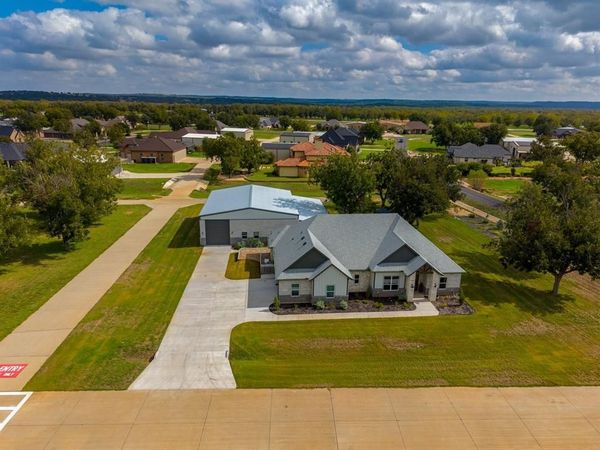 6015 Bonanza Drive, Unit D, Granbury, TX 76049