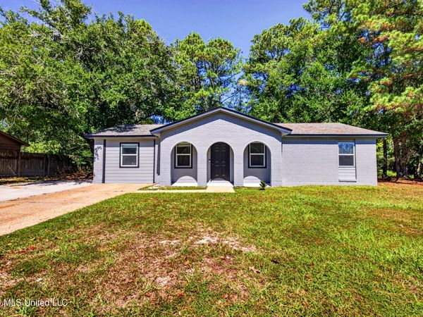 2000 Tulane Drive, Gautier, MS 39553