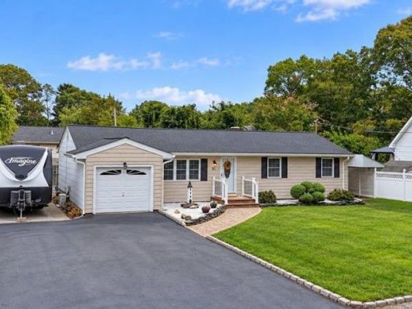 81 Wood Avenue , Mastic, NY 11950