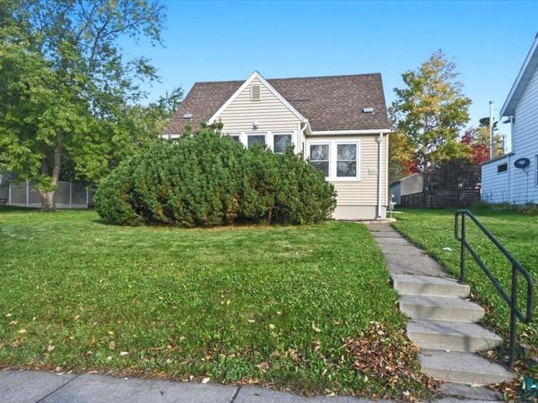 5811 Glenwood St, Duluth, MN 55804