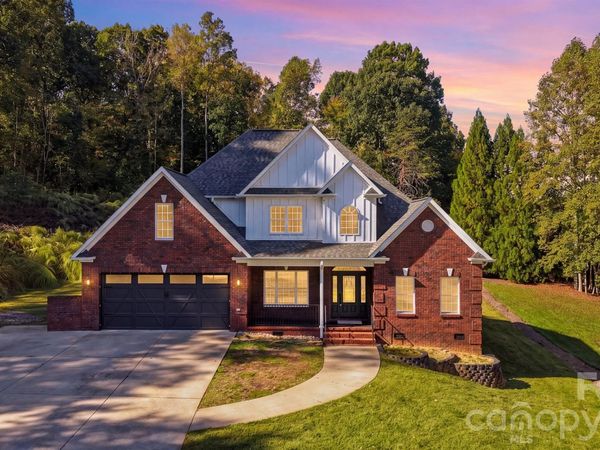 1216 Fox Chase Drive , Newton, NC 28658