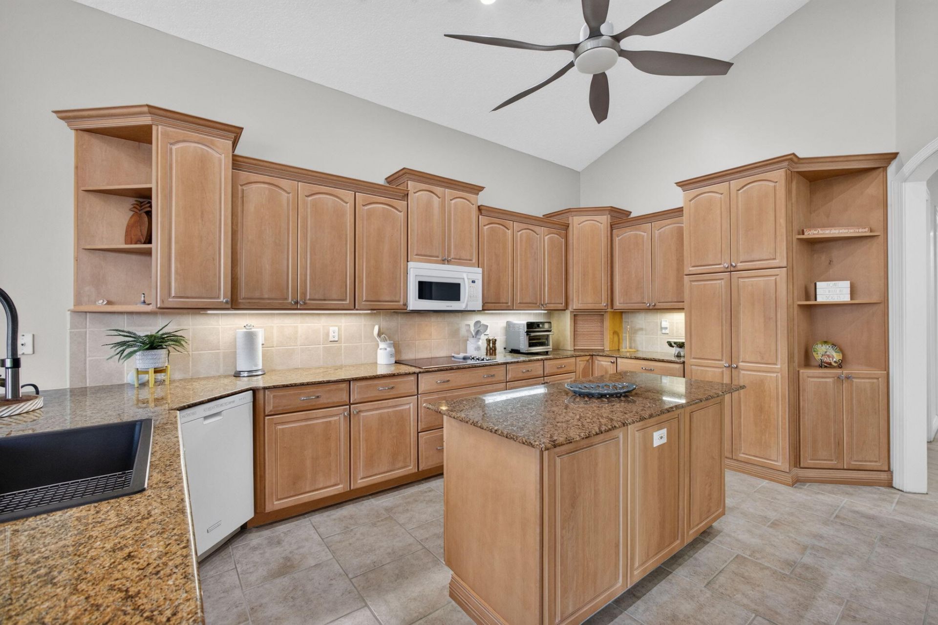 8460 SE Sabal Street, Hobe Sound, FL 33455 Photo