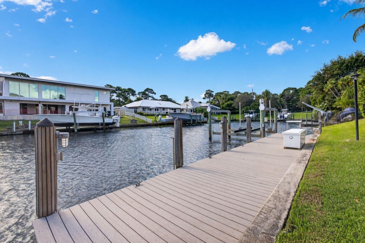 8460 SE Sabal Street, Hobe Sound, FL 33455 Photo