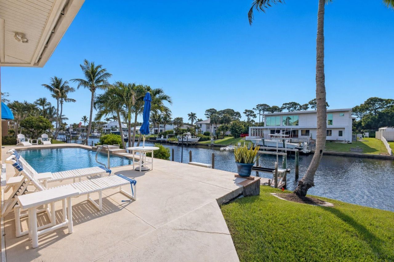 8460 SE Sabal Street, Hobe Sound, FL 33455 Photo