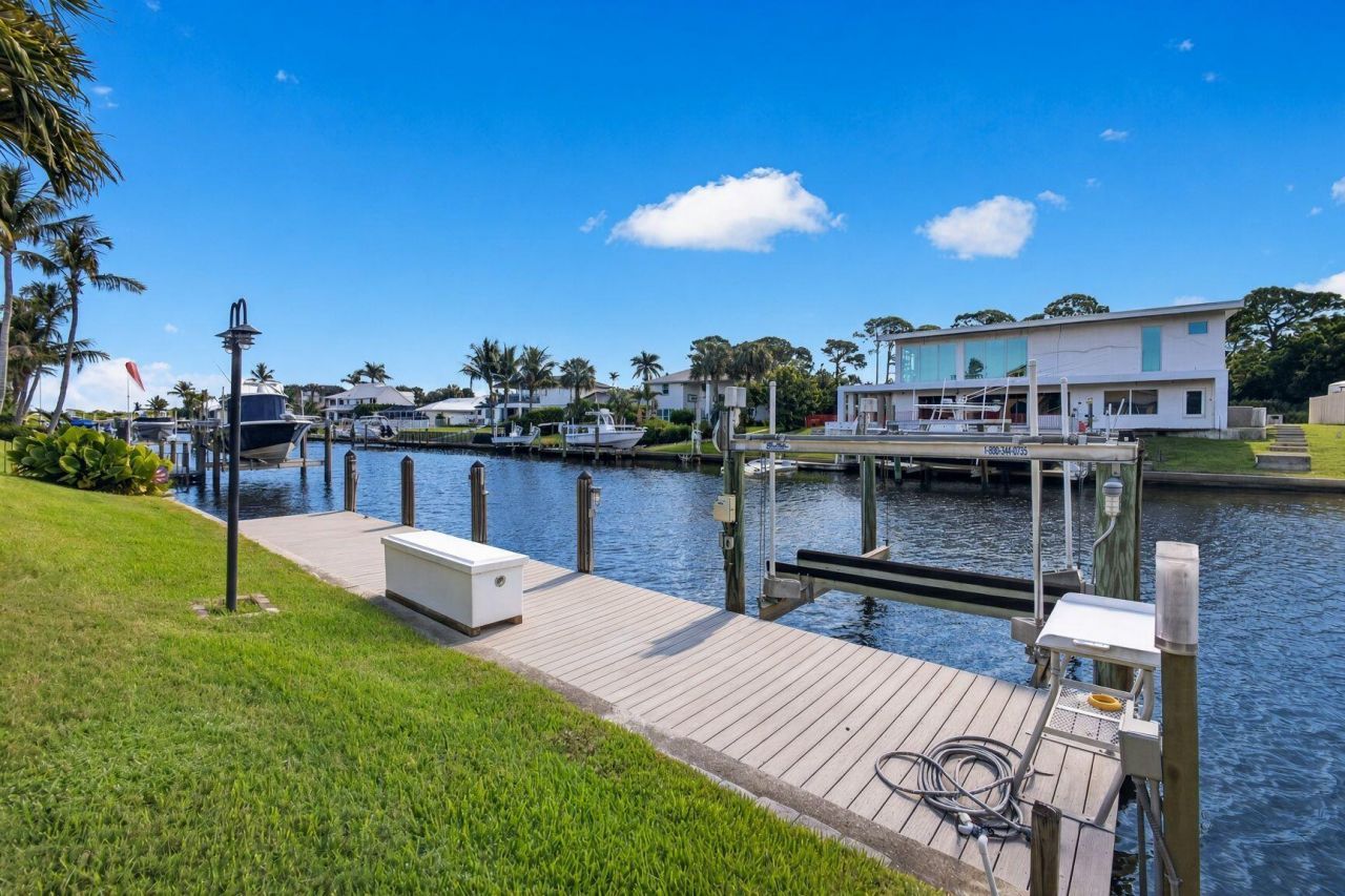 8460 SE Sabal Street, Hobe Sound, FL 33455 Photo