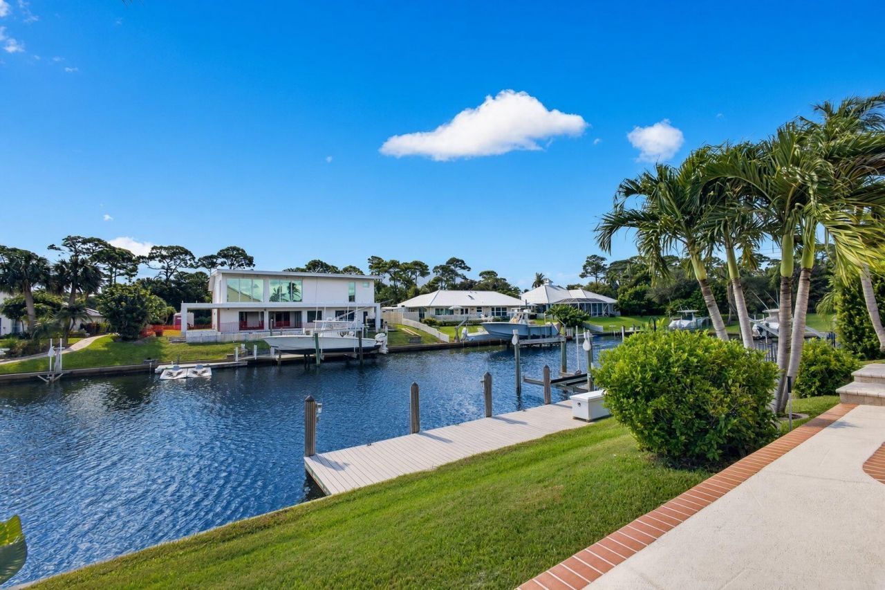 8460 SE Sabal Street, Hobe Sound, FL 33455 Photo