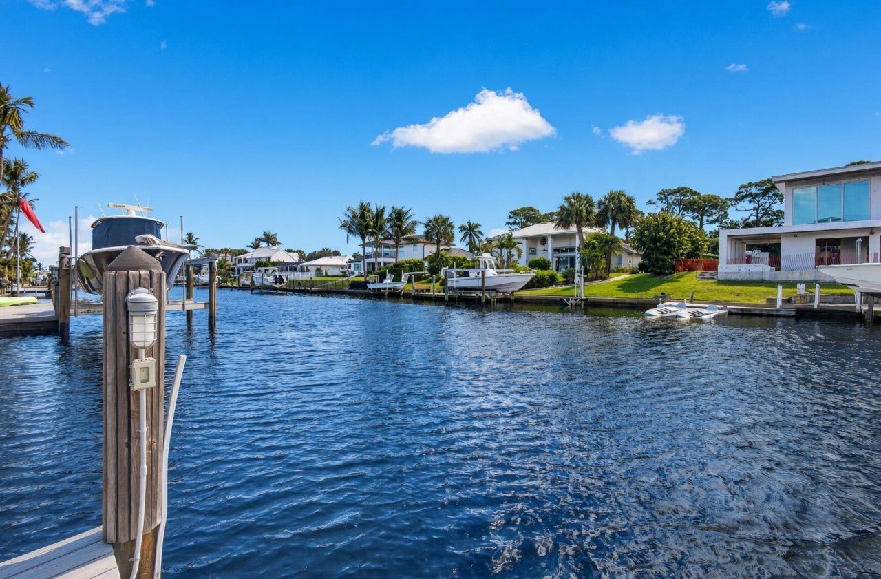 8460 SE Sabal Street, Hobe Sound, FL 33455 Photo