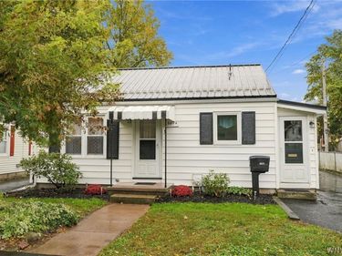 6074 Exchange Street , Newfane, NY 14108