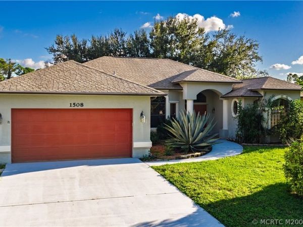 1508 SW Crater Avenue , River Park, FL 34953
