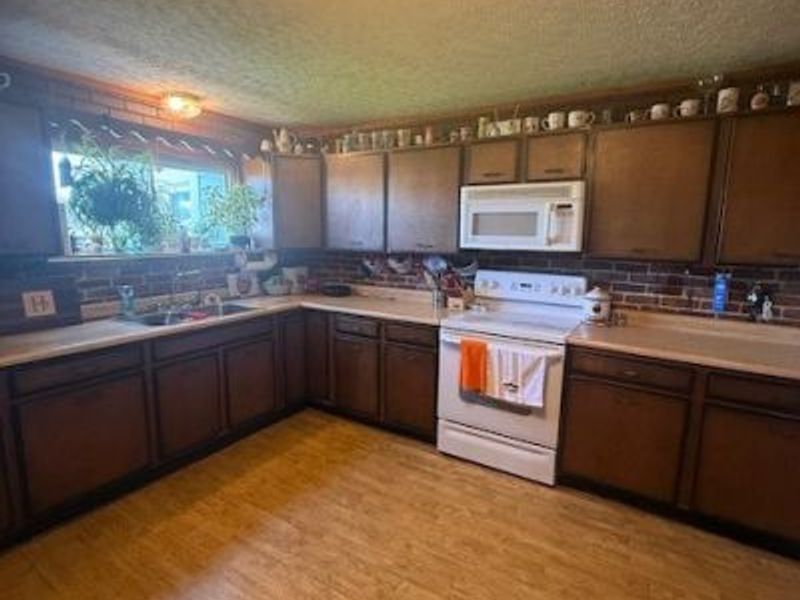 229 E State Street, Newcomerstown, OH 43832 Photo 15