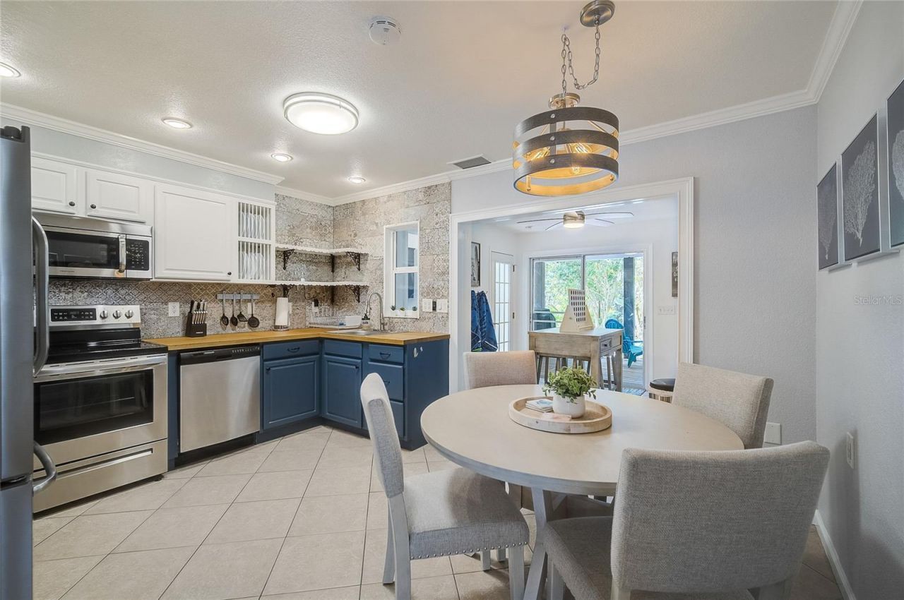 426 Eagles Nest Lane , Sarasota, FL 34243 Photo