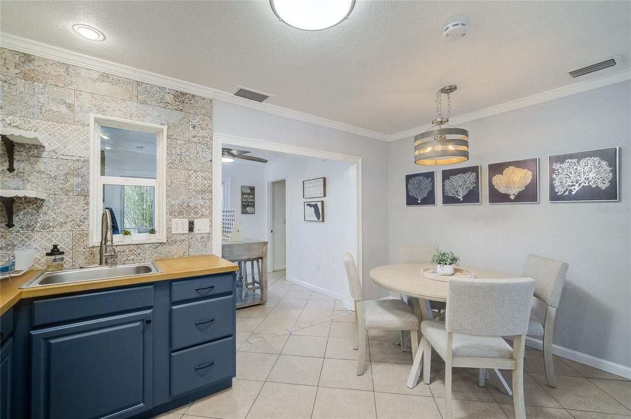 426 Eagles Nest Lane , Sarasota, FL 34243 Photo