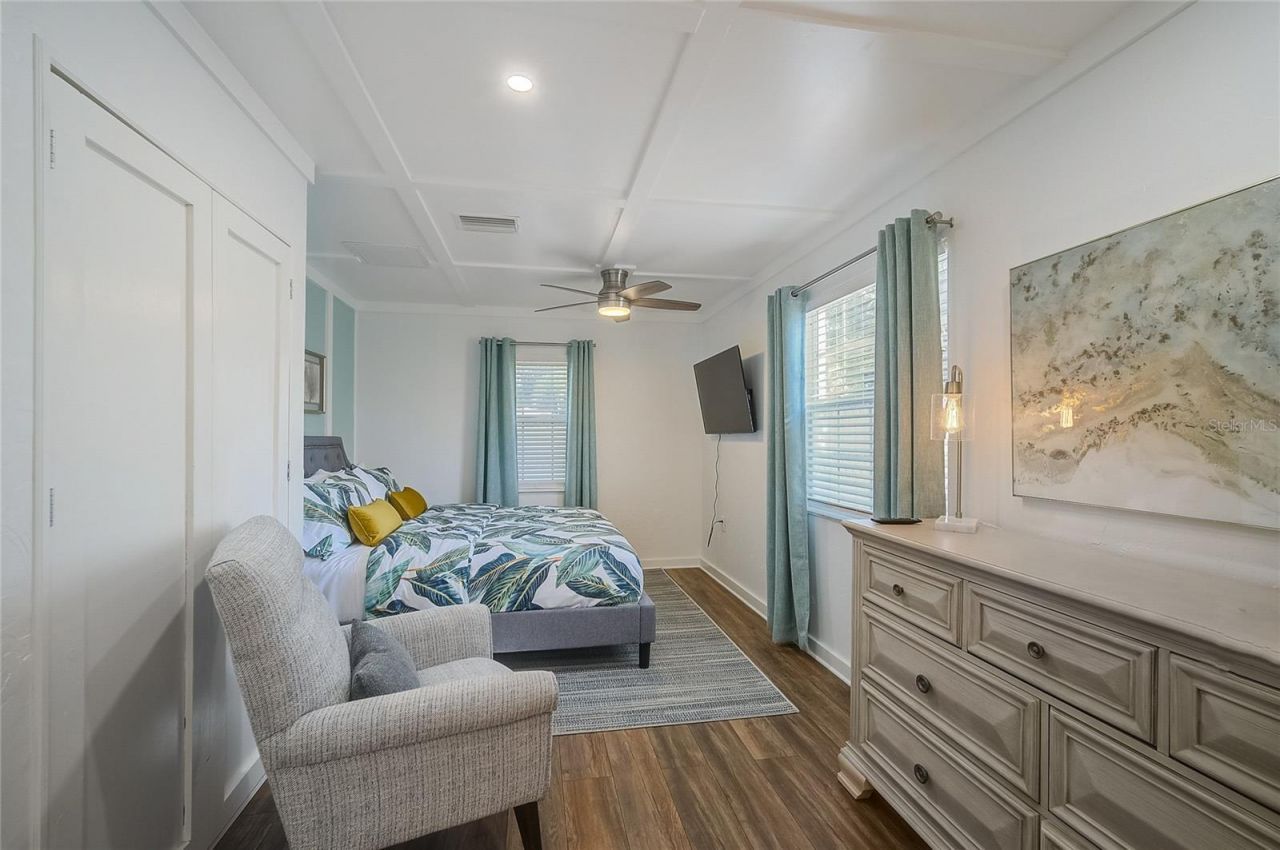 426 Eagles Nest Lane , Sarasota, FL 34243 Photo