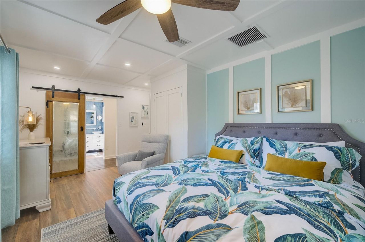 426 Eagles Nest Lane , Sarasota, FL 34243 Photo