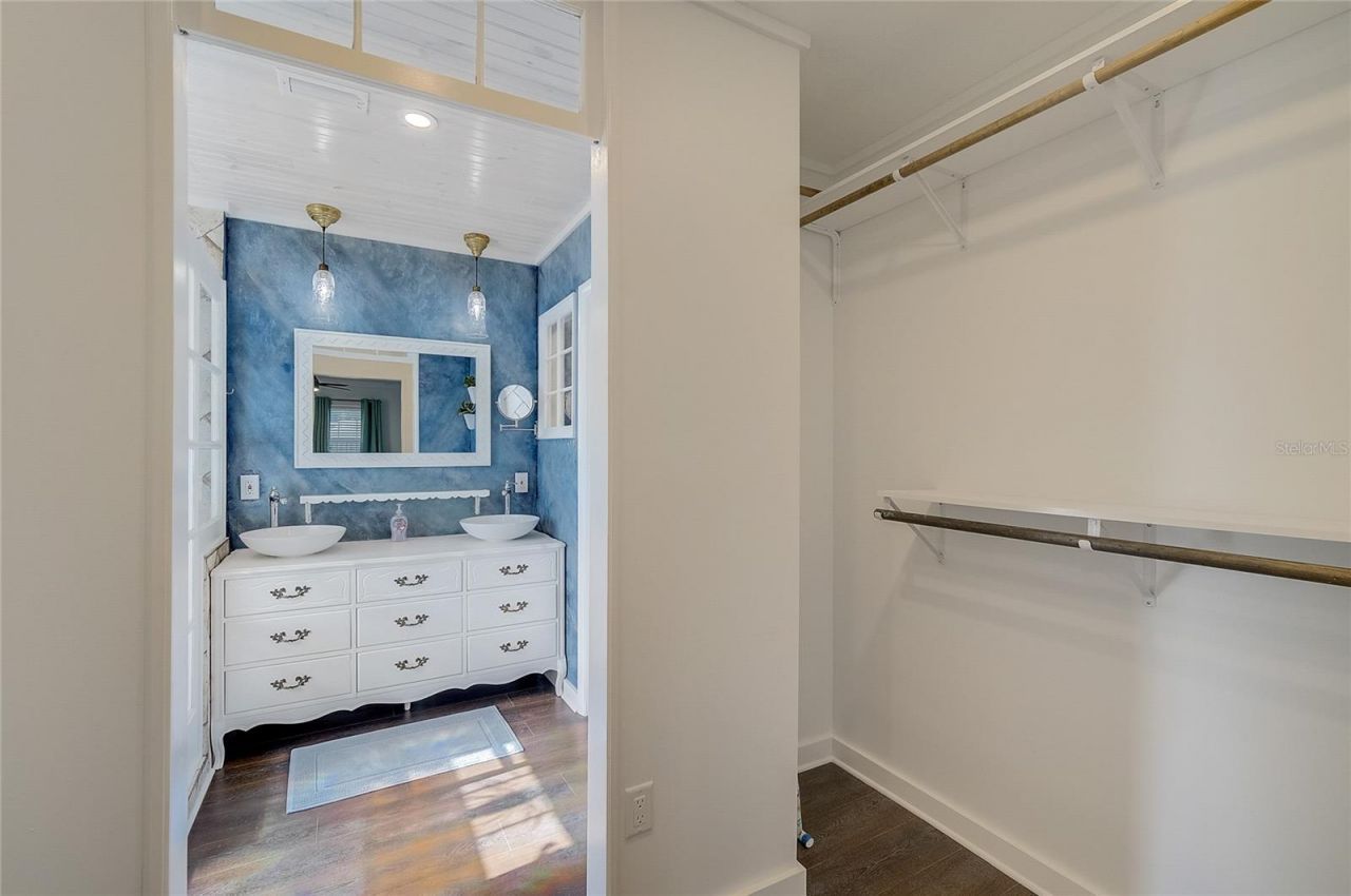 426 Eagles Nest Lane , Sarasota, FL 34243 Photo