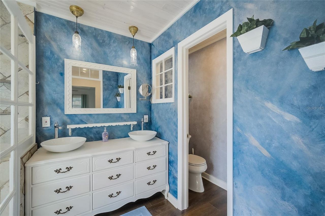 426 Eagles Nest Lane , Sarasota, FL 34243 Photo