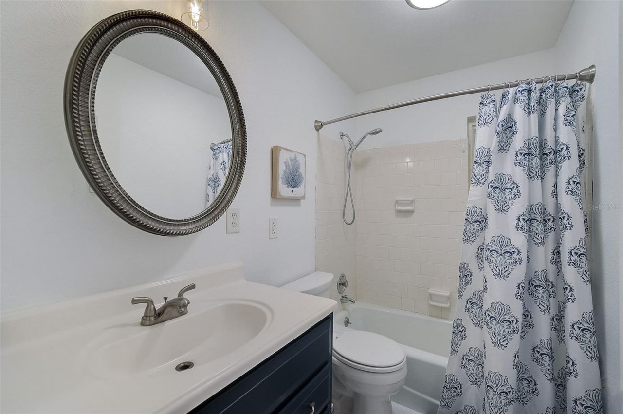 426 Eagles Nest Lane , Sarasota, FL 34243 Photo