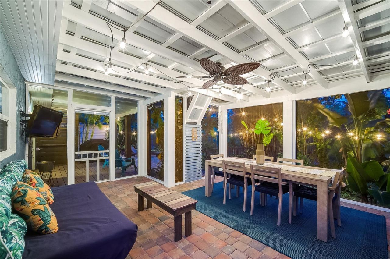 426 Eagles Nest Lane , Sarasota, FL 34243 Photo