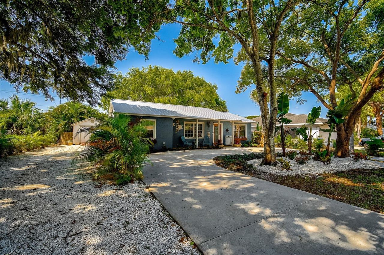 426 Eagles Nest Lane , Sarasota, FL 34243 Photo