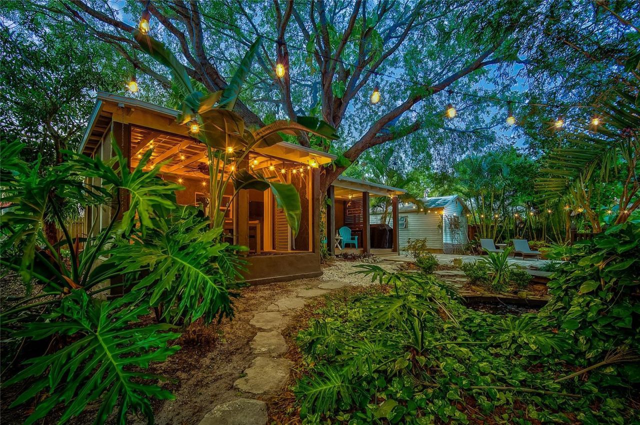 426 Eagles Nest Lane , Sarasota, FL 34243 Photo