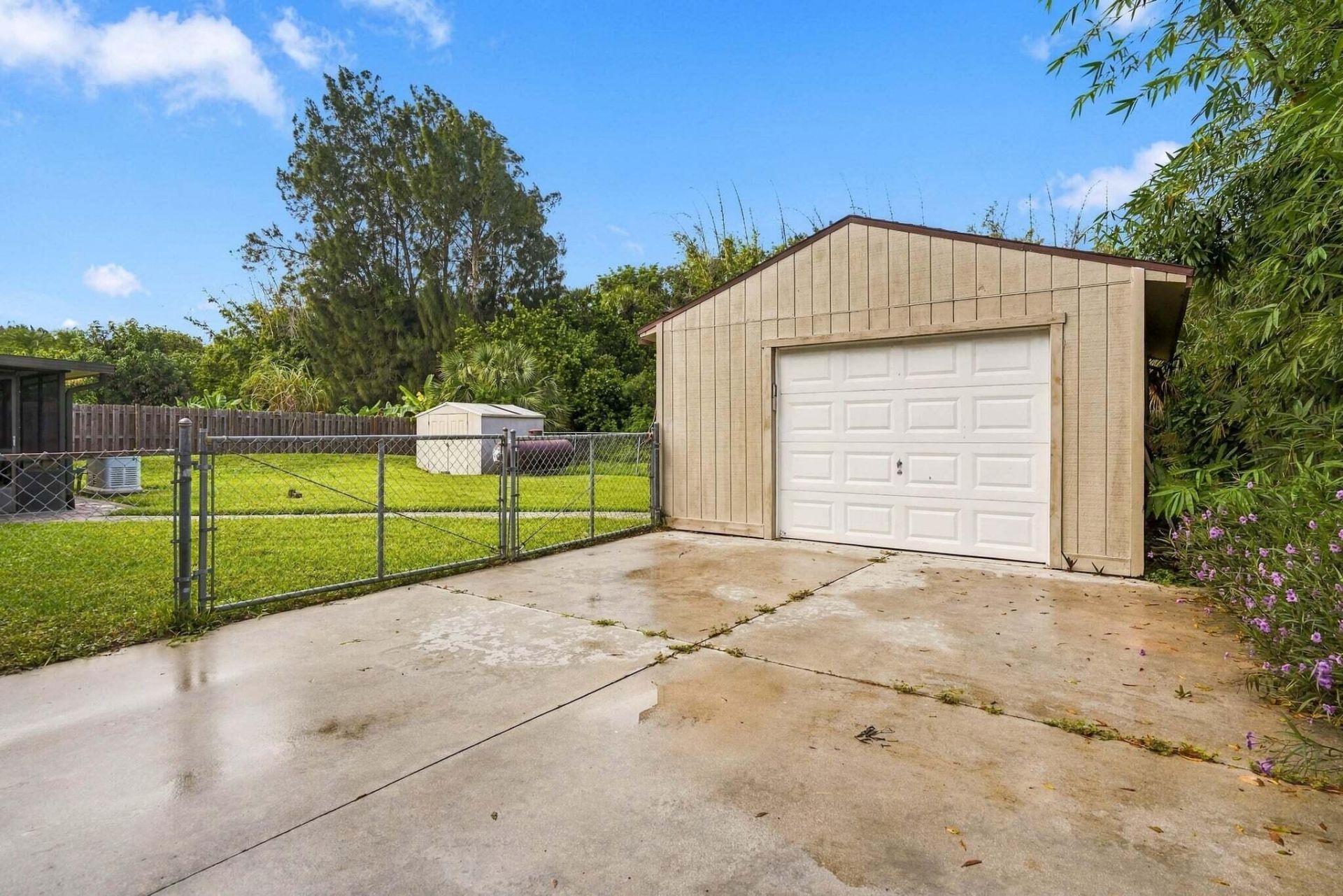 336 Chamberlain Boulevard, St. Lucie Village, FL 34946 Photo