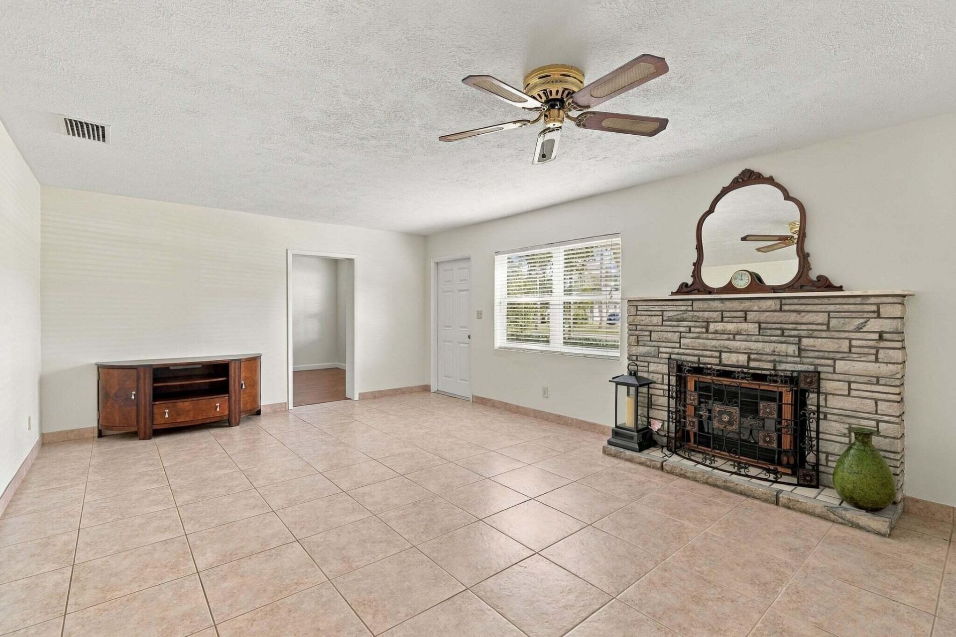 336 Chamberlain Boulevard, St. Lucie Village, FL 34946 Photo