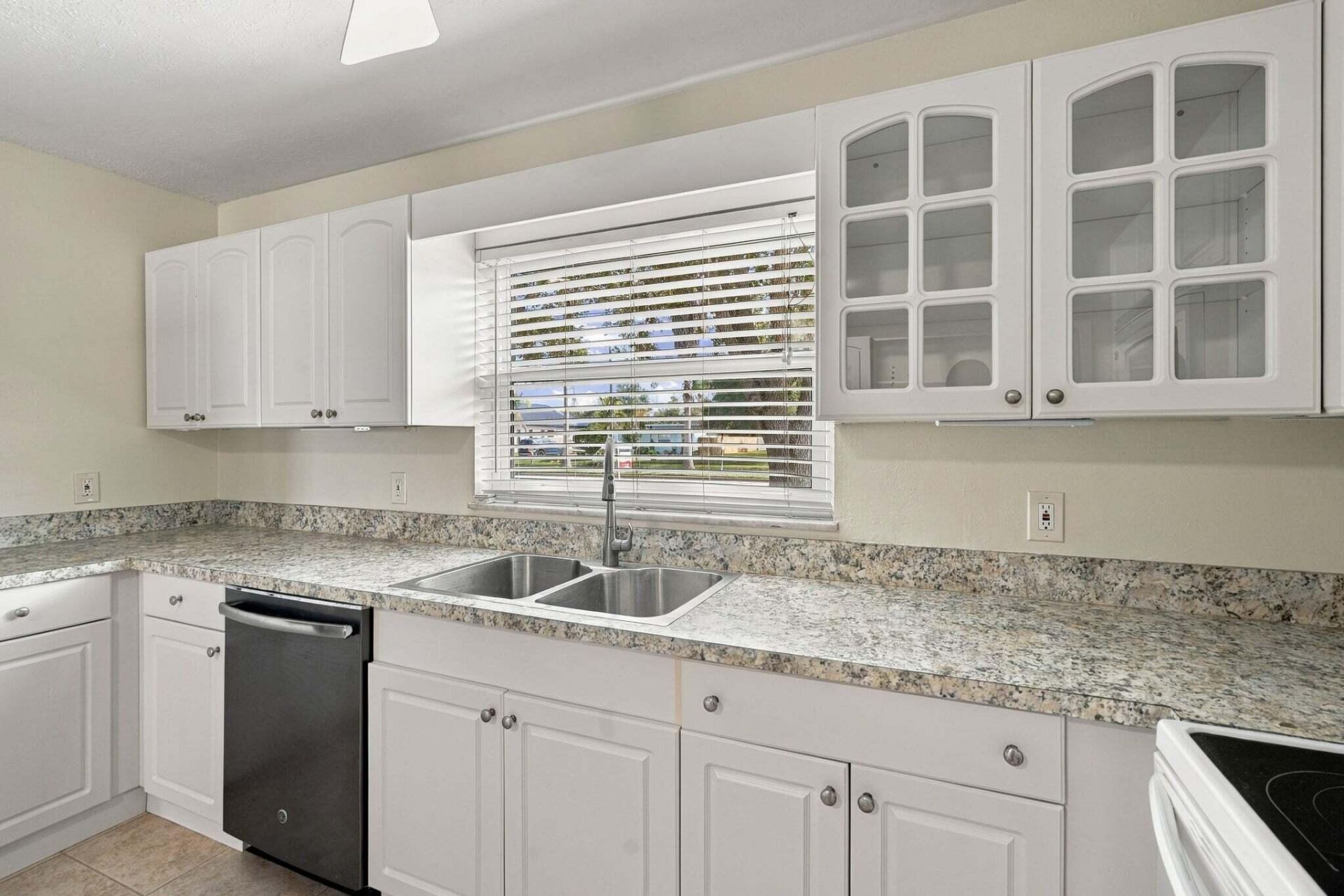 336 Chamberlain Boulevard, St. Lucie Village, FL 34946 Photo