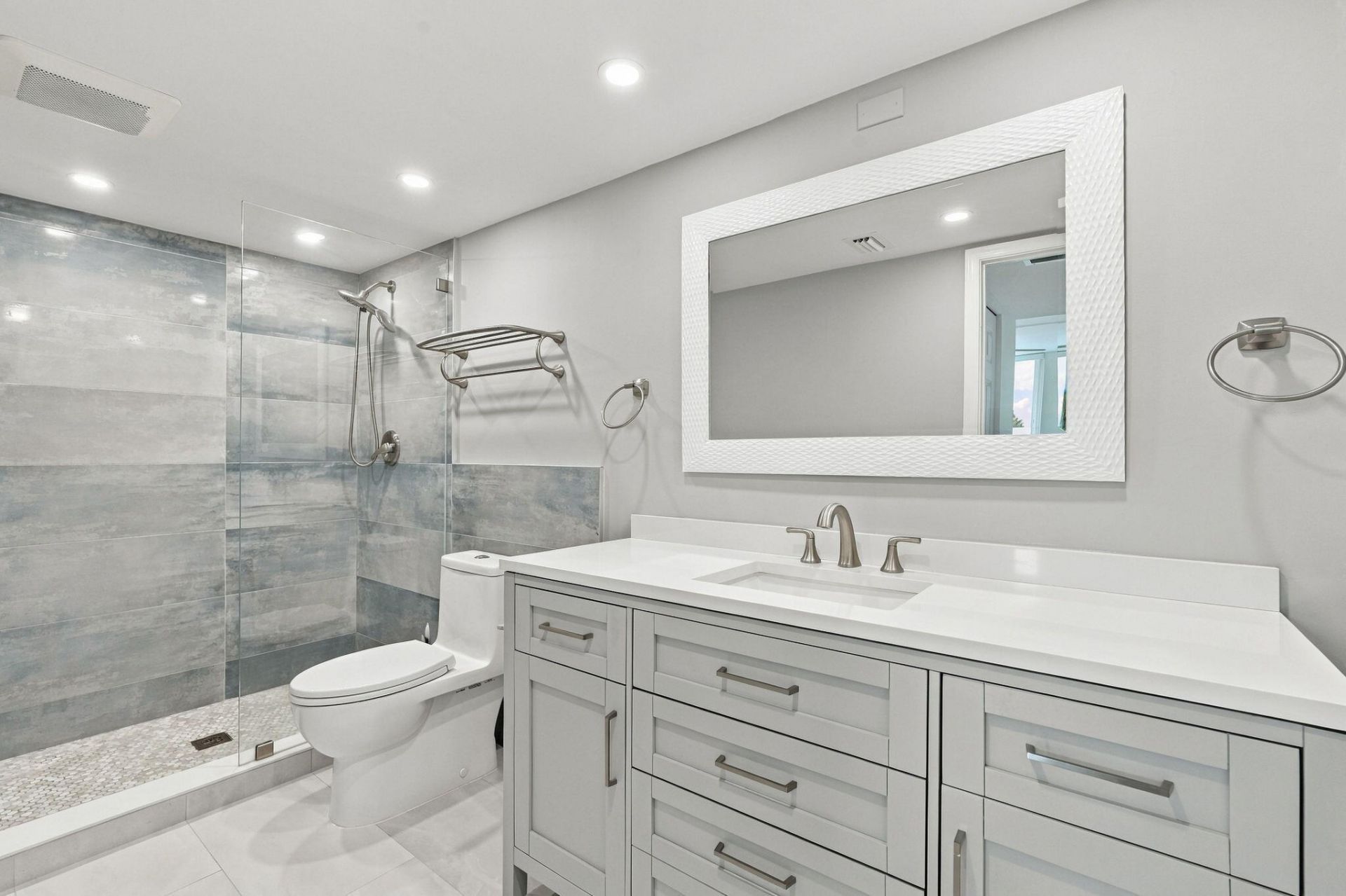8200 Lakeshore Drive, Unit 2020, Hypoluxo, FL 33462 Photo