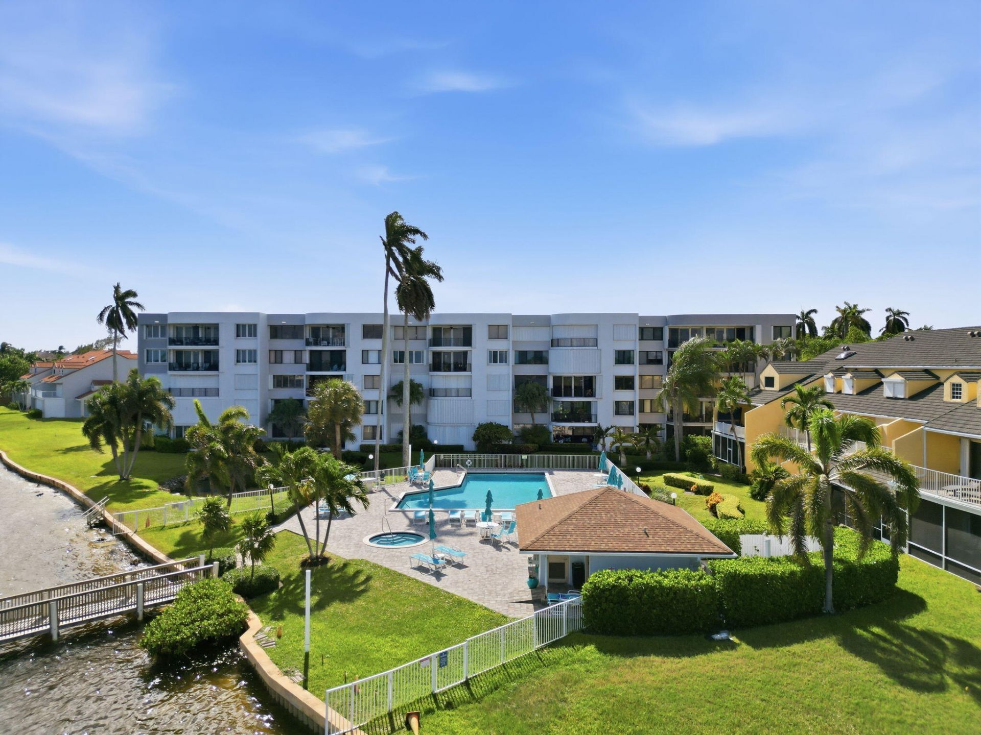 8200 Lakeshore Drive, Unit 2020, Hypoluxo, FL 33462 Photo