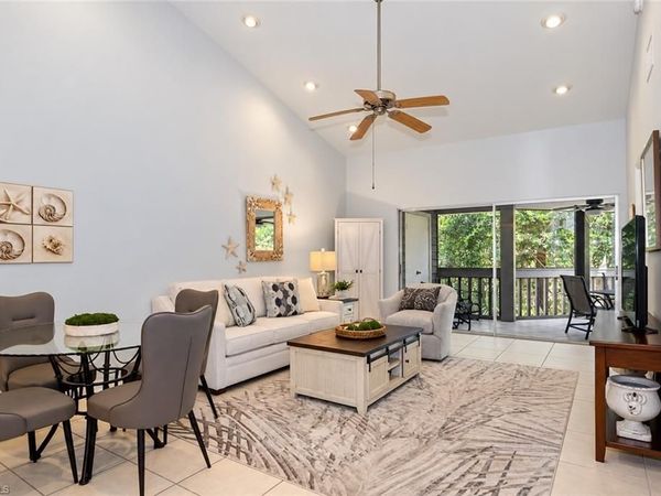 624 Wiggins Bay DR, NAPLES, FL 34110