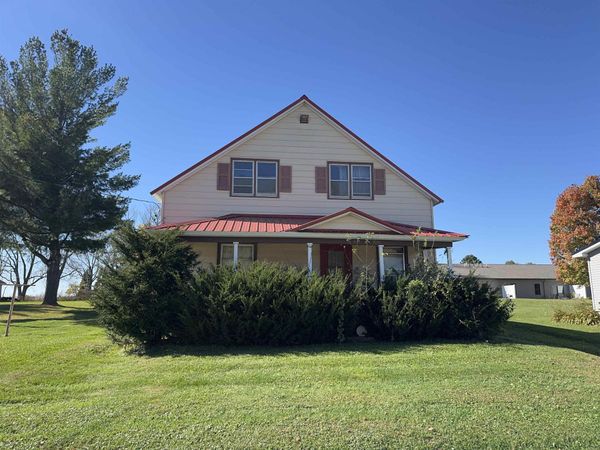 613/617 West St. SW, Waukon, IA 52172