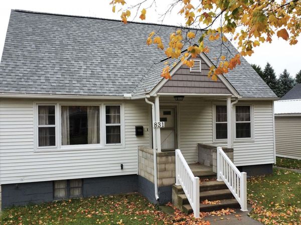 831 Hoch , Adrian, MI 49221