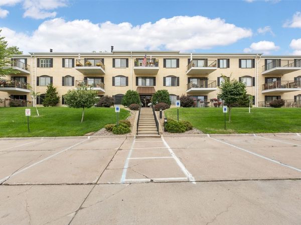 2131 1st Avenue , Unit 108, Cedar Rapids, IA 52402